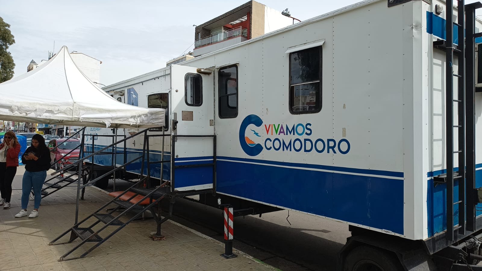 El tráiler de Salud continúa con vacunación y control sano de cara al inicio de clases