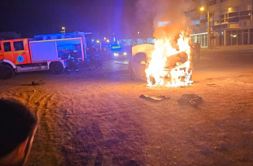 Se incendió un vehículo en Avenida Constituyentes