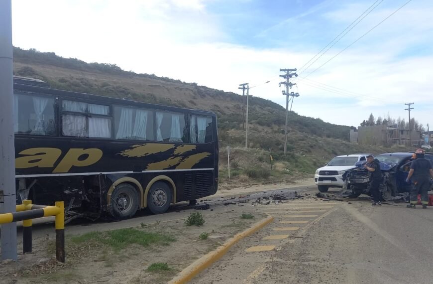 Un conductor lesionado tras un choque entre un&hellip;
