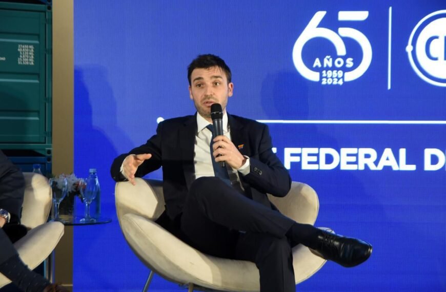 Torres destacó el potencial industrial de Chubut y…