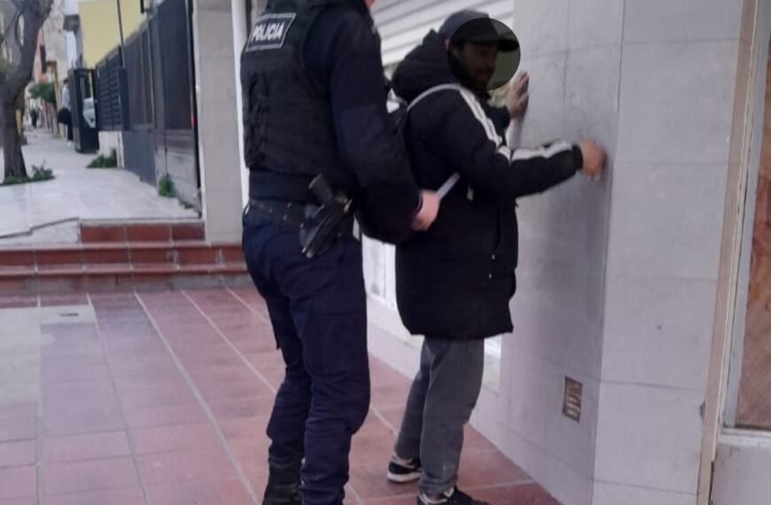 Detienen en Avenida Polonia a desobediente judicial