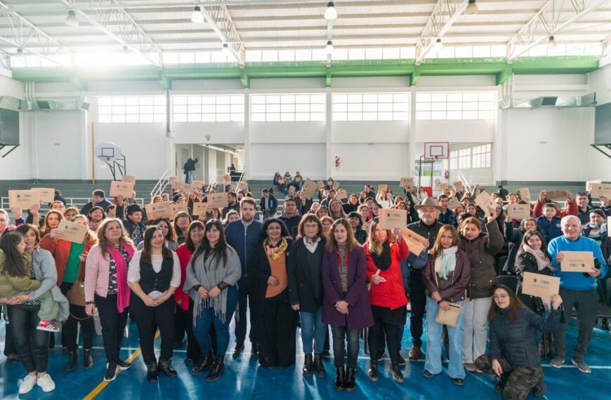 El Municipio entregó para Escuelas y Bibliotecas alrededor de 300 millones en aportes de FAEM