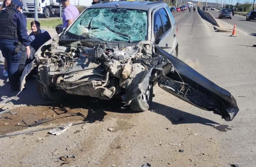 Una mujer sufrió graves lesiones en un choque&hellip;