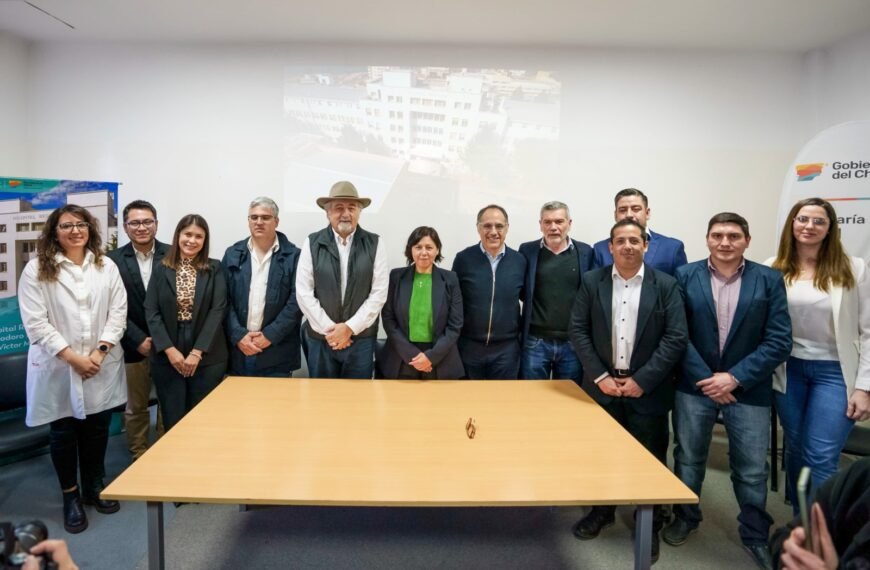 Macharashvili participó de la asunción del nuevo directorio del Hospital Regional