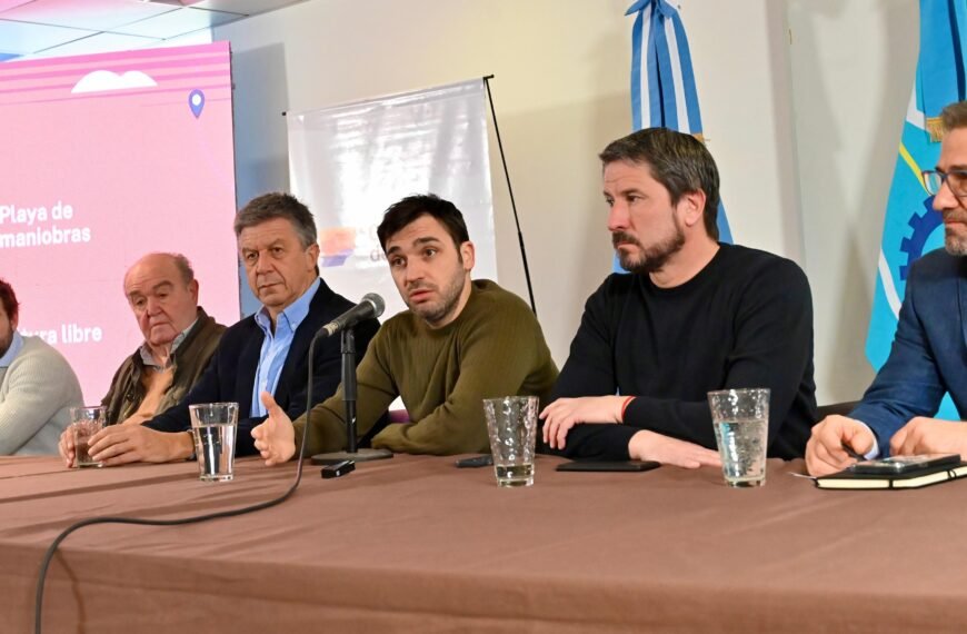 Torres anunció una inversión de 8 mil millones de pesos para la construcción de un nuevo Centro de Distribución y Logística