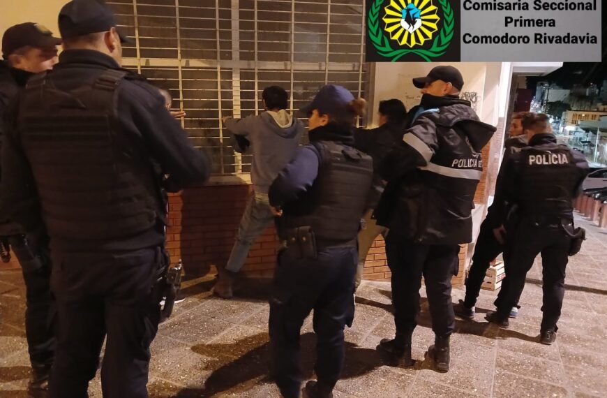 Robaban una cubierta y los descubrieron