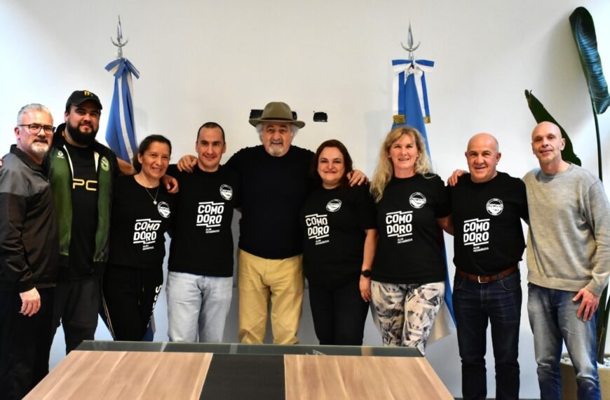 Comodorenses que representarán a Argentina en mundiales visitaron al intendente