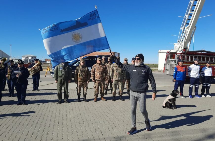 Guillermo Tibaldi recorre 3000 kilómetros en homenaje a los tripulantes del Ara San Juan