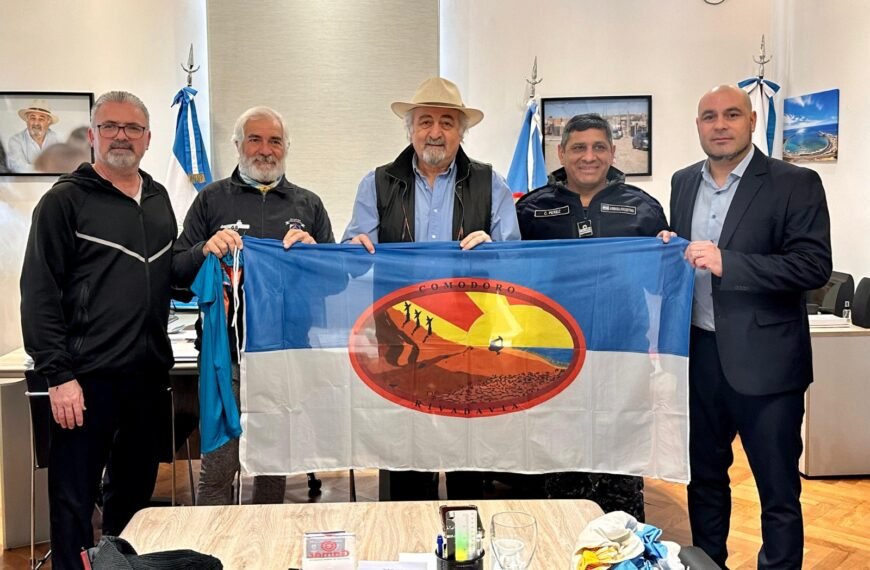 Othar recibió al ex comandante que homenajea a la tripulación del ARA San Juan