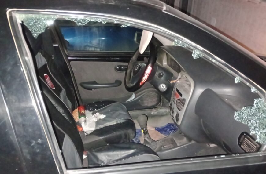 Detenido por romper el vidrio de un auto&hellip;