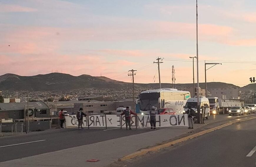 Un corte de grupos sociales produjo un caos vehicular