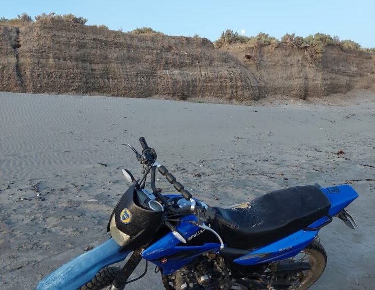 Le robaron la moto de su domicilio