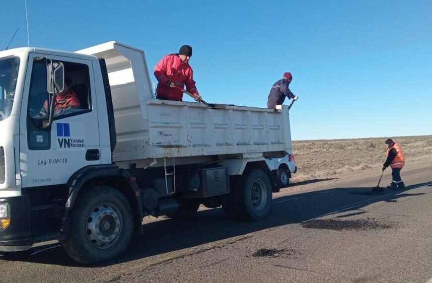 Vialidad Nacional ejecuta tareas de bacheo en rutas chubutenses