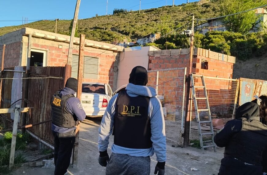 Realizaron allanamientos por el ataque a balazos de…