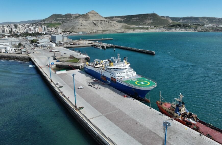 Buque sismográfico y el remolcador «Atlantic Dama» cumplieron escala operativa en el Puerto