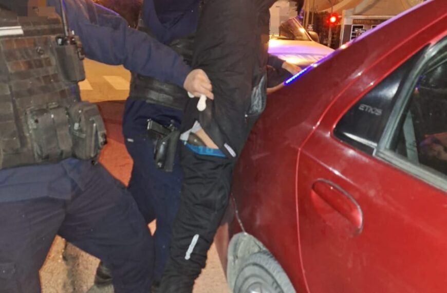 Joven detenido por portar armas de fuego y&hellip;