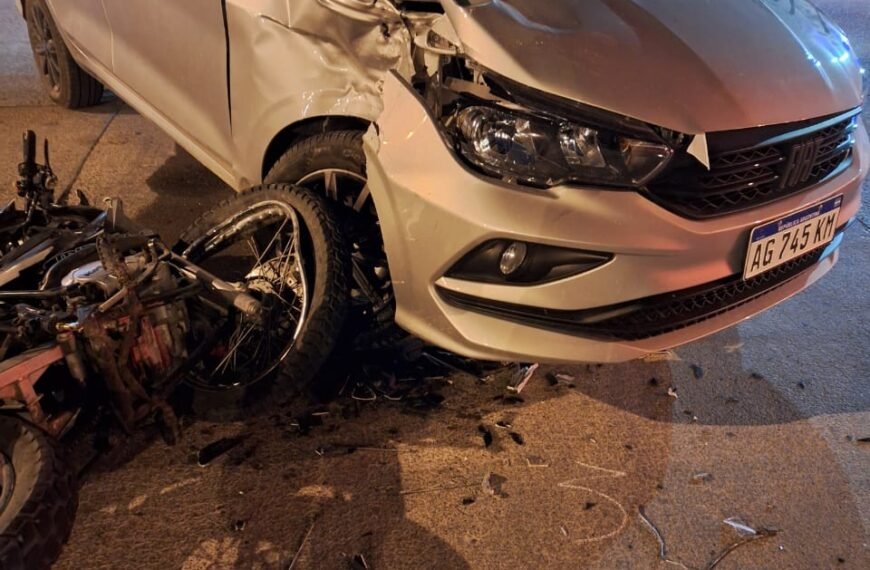 Motociclista resultó herido tras huir de un control…