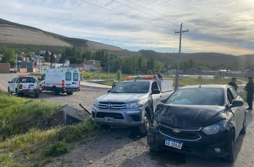 Choque entre una Toyota Hilux y un Chevrolet&hellip;