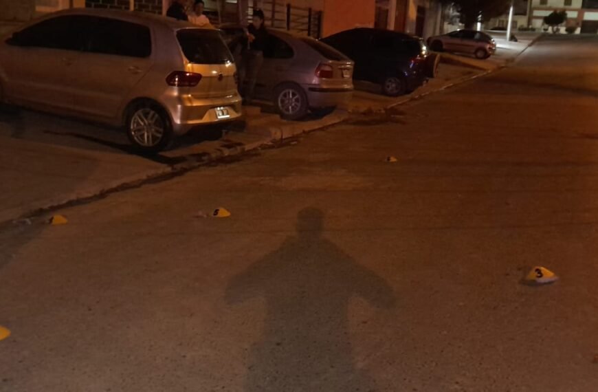 Ataque a tiros a un vehículo y vivienda&hellip;
