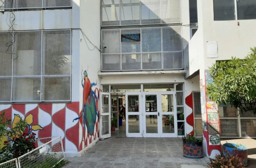 La Escuela de Arte no tiene clases hace 4 días por problemas en bomba de agua