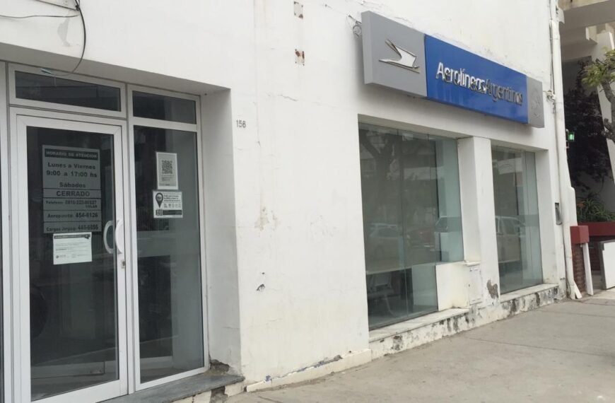 Aerolíneas Argentinas suspendió la atención en sus oficinas de Comodoro