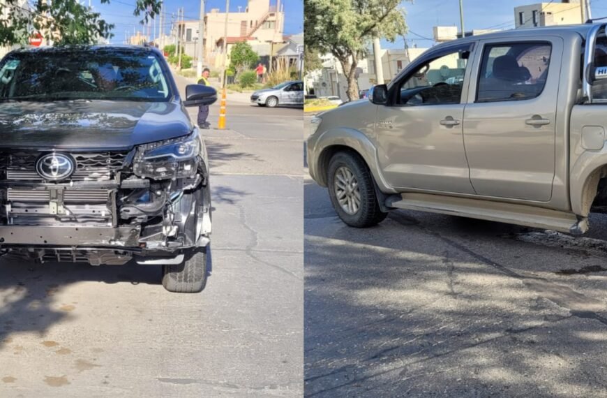 Fuerte choque entre dos camionetas en barrio José&hellip;