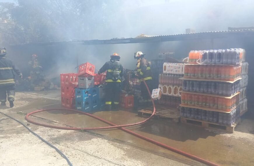 Incendio en el patio de un comercio