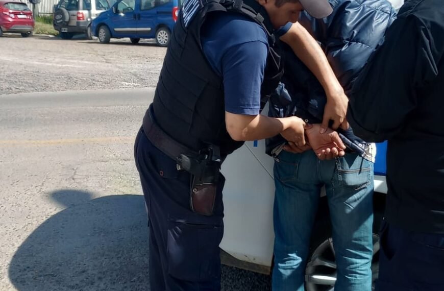 Sustrajo carne en dos supermercados y terminó detenido