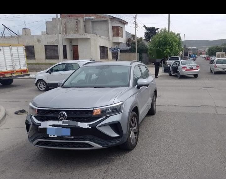 Una mujer lesionada tras un choque