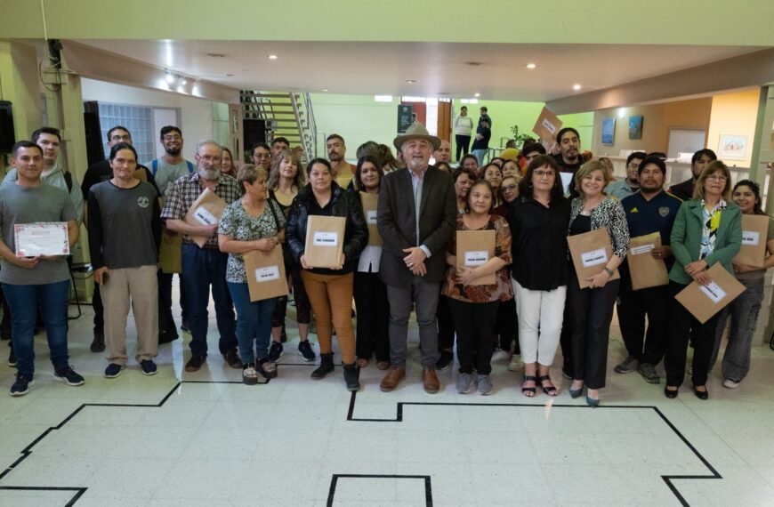 Entregaron certificados a profesores de los Talleres Culturales 2024