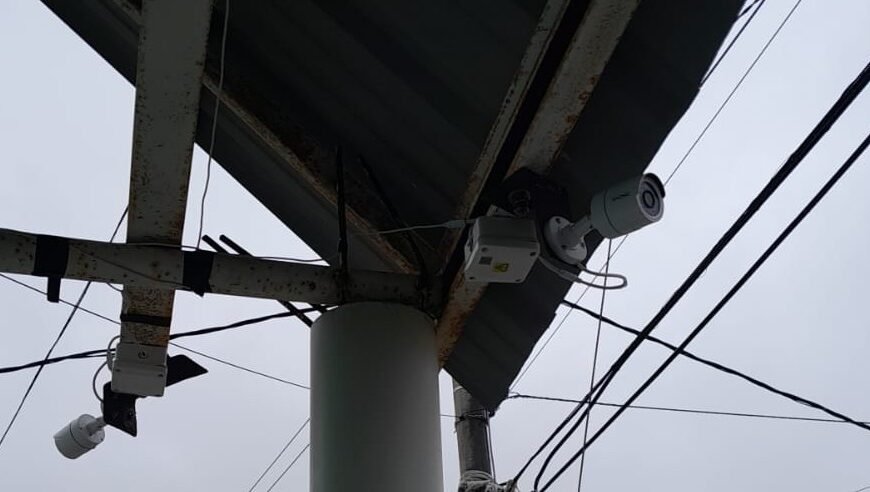 Cansados de robos y hechos vandálicos colocaron cámaras en la vecinal de Km 4