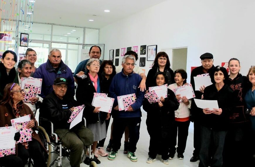 Quedó inaugurada la Muestra de Arte Integral de Adultos Mayores