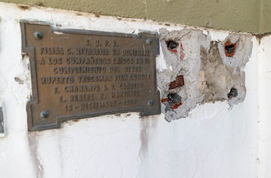 El Municipio refuerza la reparación de espacios públicos afectados por el vandalismo