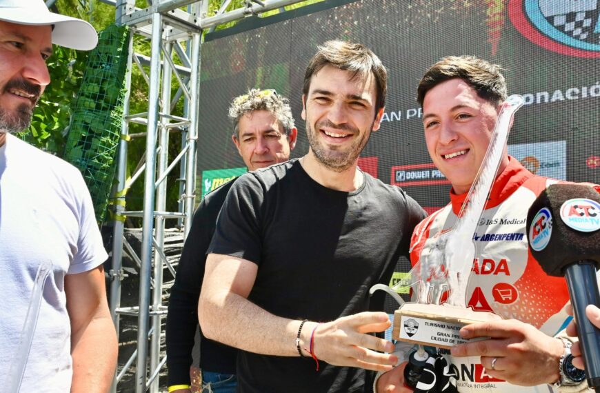 Torres: «Vamos a seguir acompañando al automovilismo y al deporte porque promueve el turismo y genera crecimiento para la provincia»