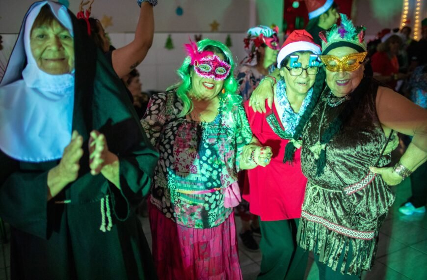 Más de 120 adultos mayores disfrutaron del cierre de actividades en zona sur