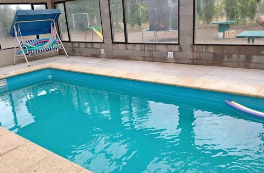 Buscan regular casas y salones de fiestas con y sin pileta