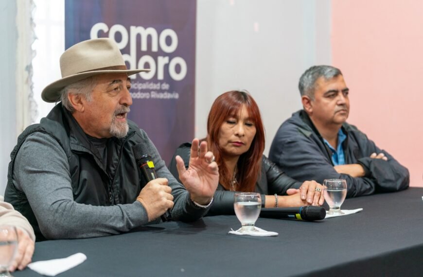 Othar estuvo presente en la asunción de la nueva comisión vecinal del barrio Quirno Costa
