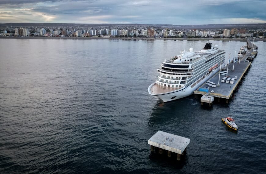 Temporada de cruceros: el Viking Jupiter arriba por tercera vez a Puerto Madryn