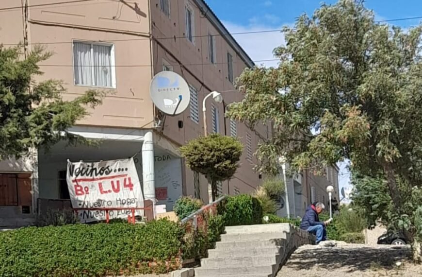 Vecinos del Barrio LU4 exigen respuestas tras 10 meses de abandono