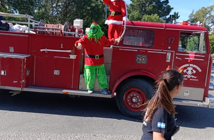 400 chicos recibieron a Papá Noel en Km3