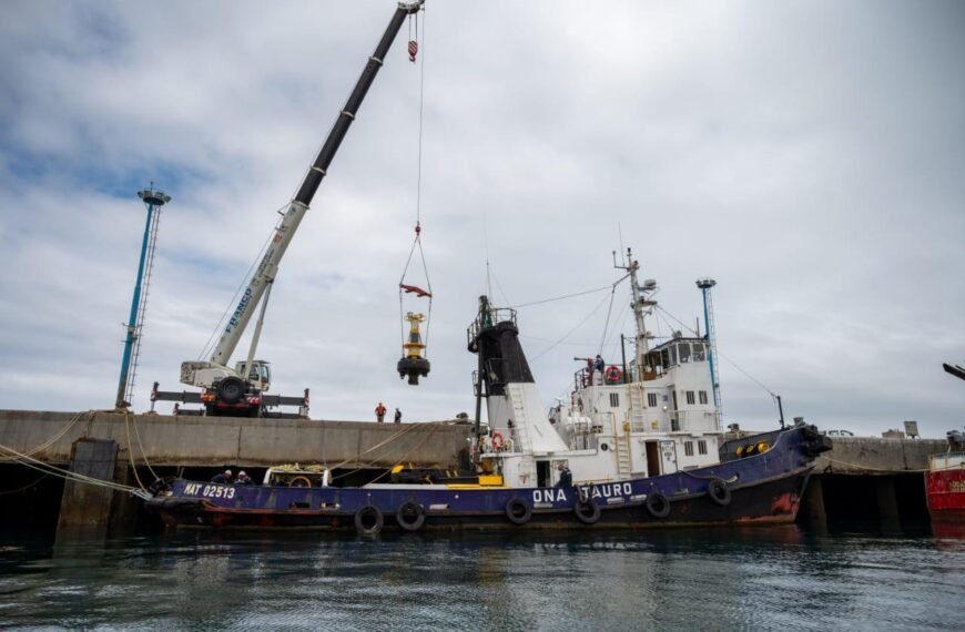 Fue instalada la boya oceanográfica en las aguas del Golfo San Jorge
