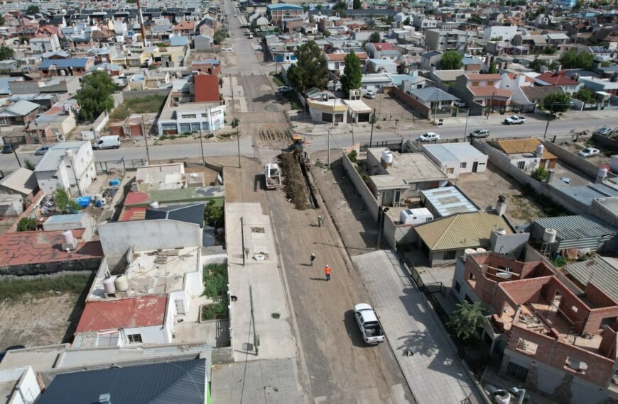 El Municipio y la SCPL iniciaron los trabajos en la calle Juana Azurduy