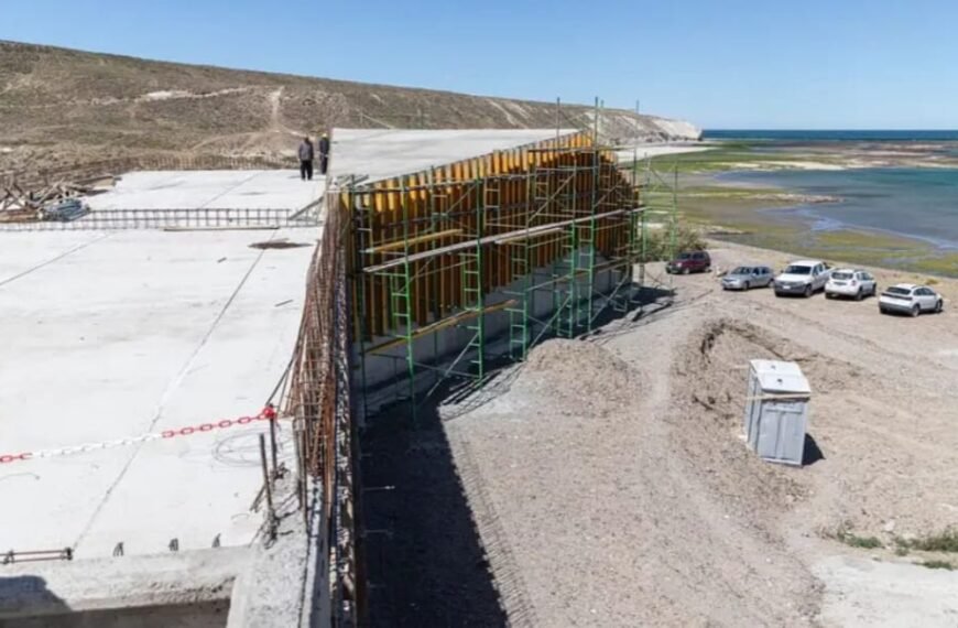 «Comodoro es un Cementerio de obras abandonadas»
