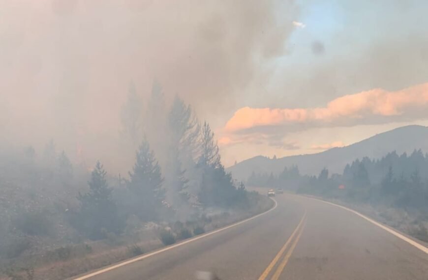 Interrumpen el tránsito en ruta 40 por nuevos incendios