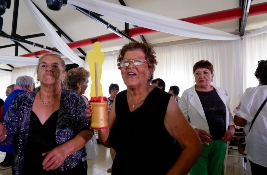 Othar acompañó el cierre de las colonias de verano para adultos mayores