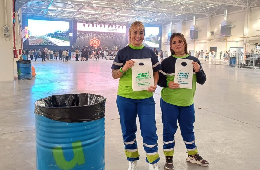 Urbana entregó más de 1000 bolsas de residuos para autos en el Predio Ferial