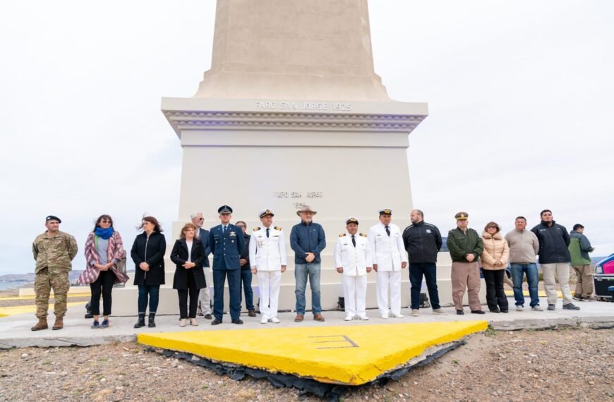 Othar presidió el acto por el Centenario del Faro San Jorge
