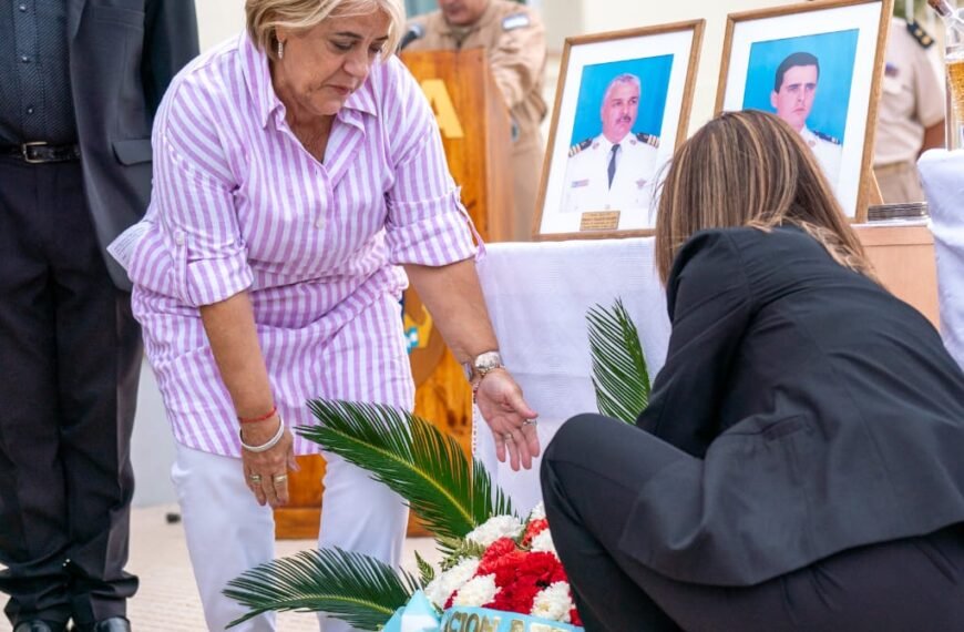 Othar acompañó el homenaje a los pilotos de Prefectura caídos en cumplimiento del deber