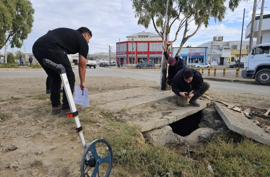 Se realizó el relevamiento de sumideros para ampliar la cantidad de cámaras en el pluvial de la Av. Chile