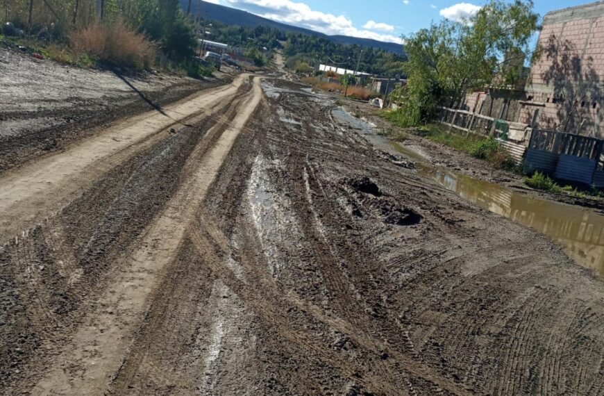 Vecinos del Abel Amaya esperan por máquinas para acondicionar calles